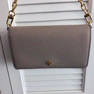 Tory Burch Emerson Chain Wallet in French Gray